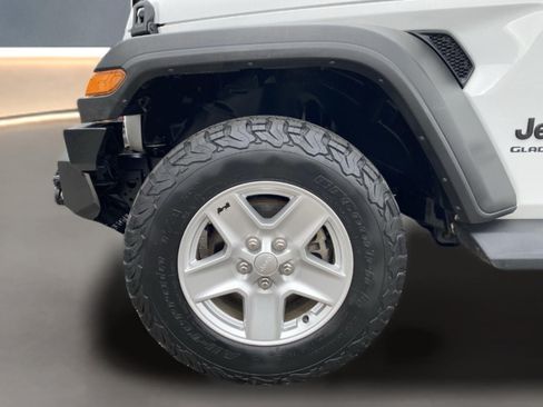 Used 2020 Jeep Gladiator Sport w/ Quick Order Package 23S AWD/4WD image 14