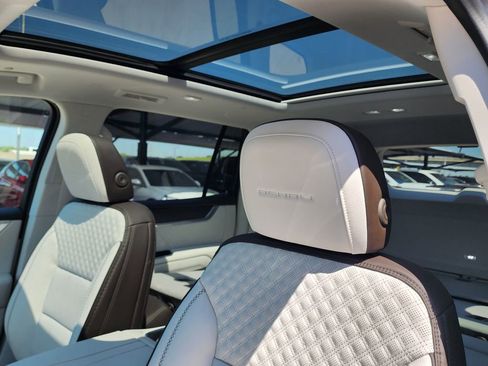 New 2026 GMC Acadia Denali w/ Super Cruise Package FWD image 16