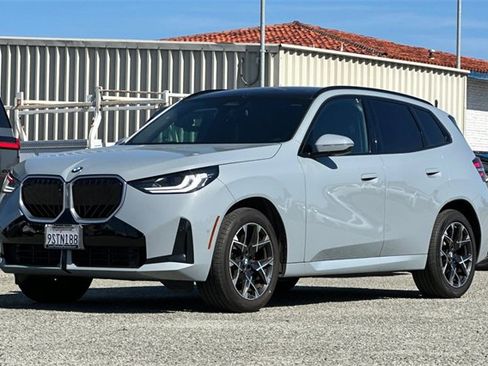 Used 2025 BMW X3 xDrive30i w/ Premium Package image 8