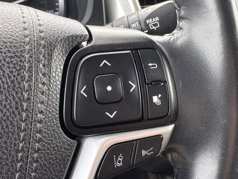 Used 2019 Toyota Highlander SE AWD/4WD image 26