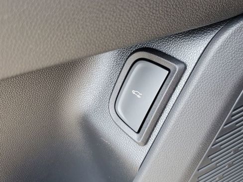 New 2026 Chevrolet Equinox LT w/ Convenience Package II FWD image 30