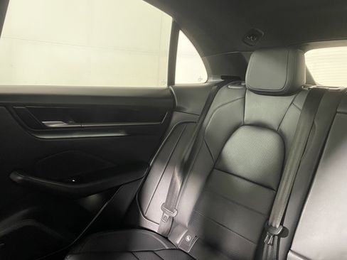 Used 2025 Porsche Macan Electric image 15