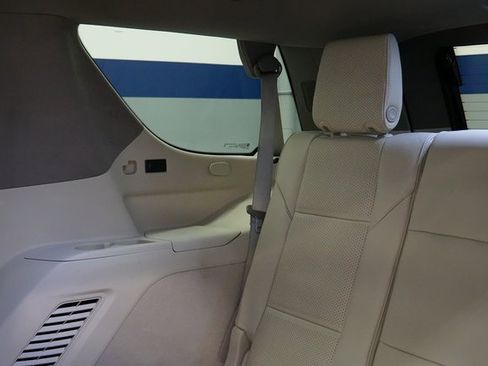 Used 2024 Cadillac Escalade Sport Platinum w/ LPO, ONYX Package image 25