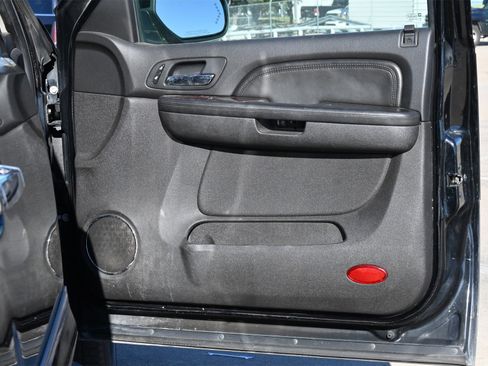 Used 2008 GMC Yukon Denali image 26