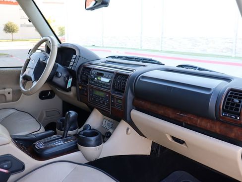 Used 2004 Land Rover Discovery SE image 18