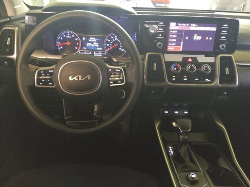 Used 2023 Kia Sorento LX FWD image 22