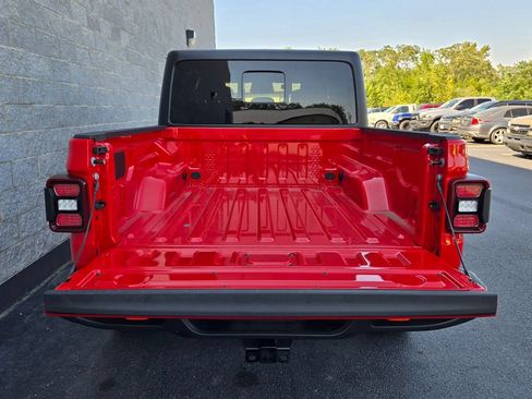 Used 2026 Jeep Gladiator Mojave AWD/4WD image 11