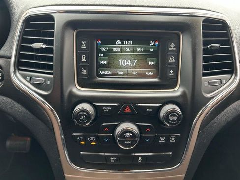Used 2015 Jeep Grand Cherokee Laredo w/ Quick Order Package 23E RWD image 12