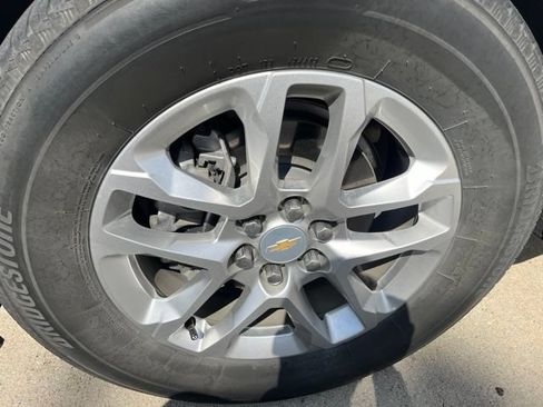 Used 2020 Chevrolet Traverse LT w/ LPO, Floor Liner Package FWD image 3