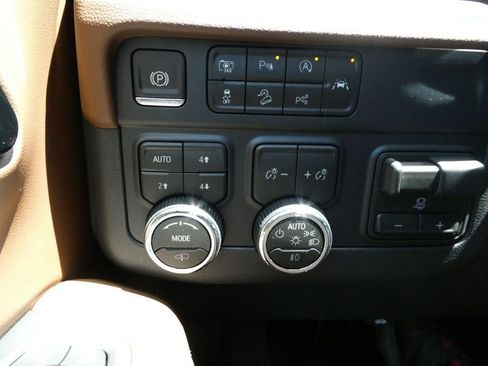 New 2026 Chevrolet Suburban High Country AWD/4WD image 23