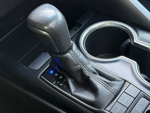 Used 2018 Toyota Camry XSE w/ Driver Assist Package image 26