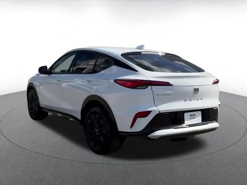 Used 2025 Buick Envista Sport Touring image 11