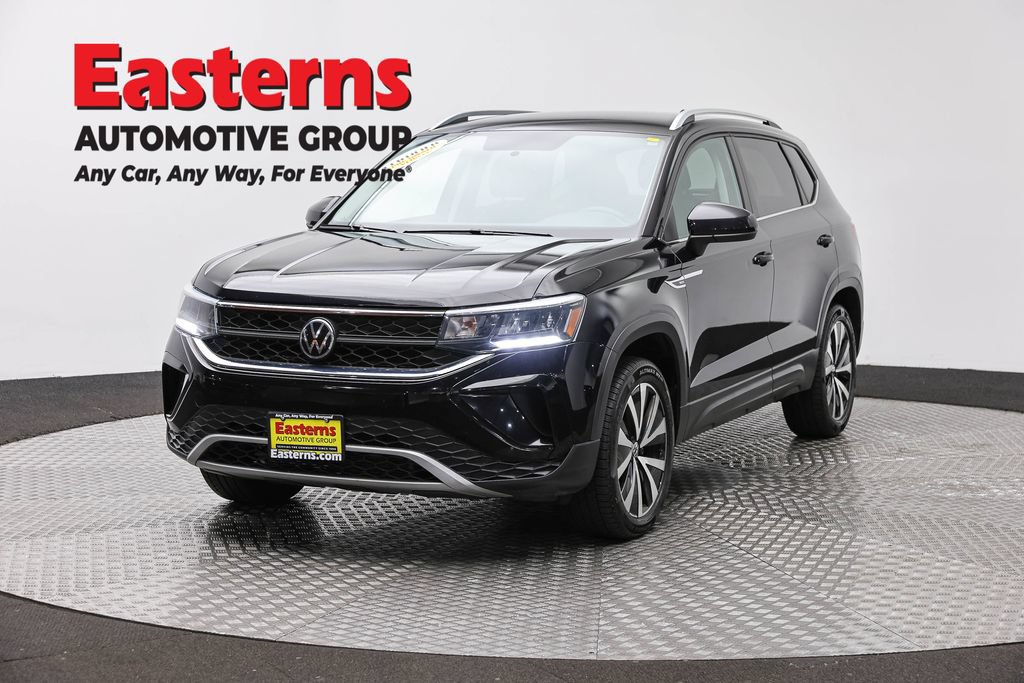 Used 2022 Volkswagen Taos SE AWD/4WD image 1