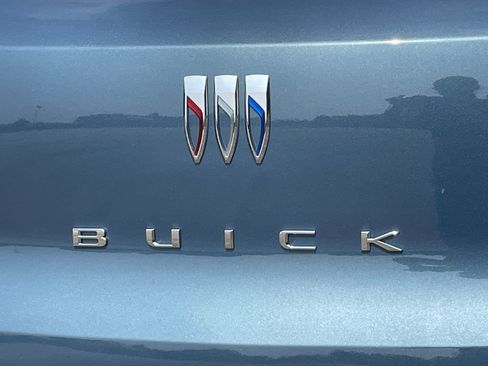Used 2025 Buick Encore GX Preferred AWD/4WD image 17