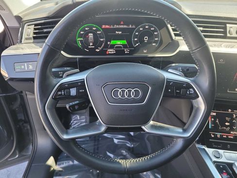 Used 2021 Audi e-tron Premium Plus w/ Premium Plus Package AWD/4WD image 22