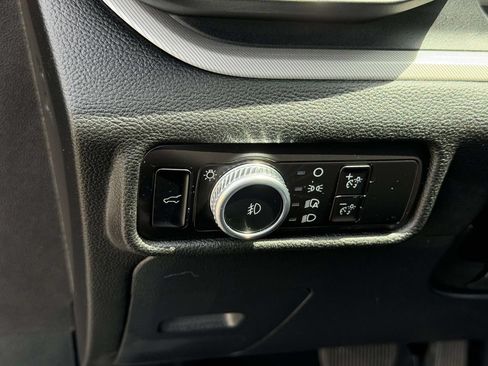 Used 2023 Ford Explorer XLT w/ Equipment Group 202A AWD/4WD image 19