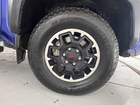 Used 2024 Toyota Tacoma TRD Off-Road w/ TRD Off Road Upgrade Package AWD/4WD image 16