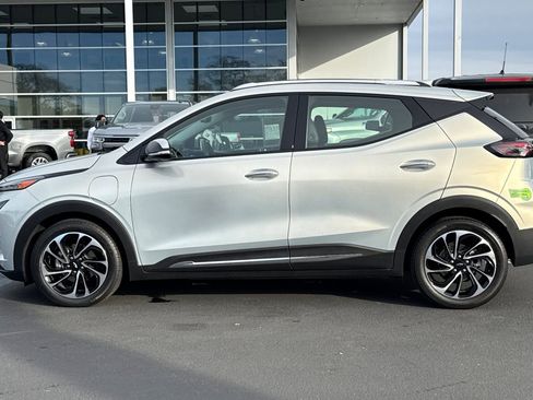 Used 2022 Chevrolet Bolt EUV Premier w/ Super Cruise Package image 6