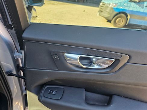 Certified 2023 Volvo XC60 B5 Plus AWD/4WD image 10