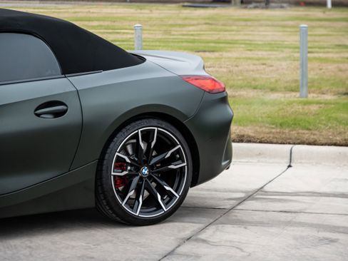 Used 2026 BMW Z4 M40i w/ Premium Package image 39