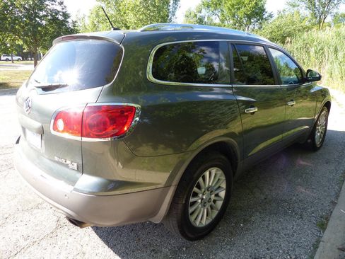 Used 2011 Buick Enclave CXL FWD image 10