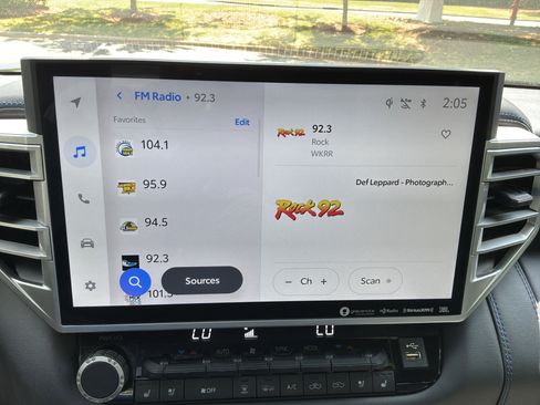 Used 2023 Toyota Tundra Platinum AWD/4WD image 23