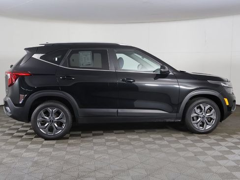 Used 2024 Kia Seltos S AWD/4WD image 18