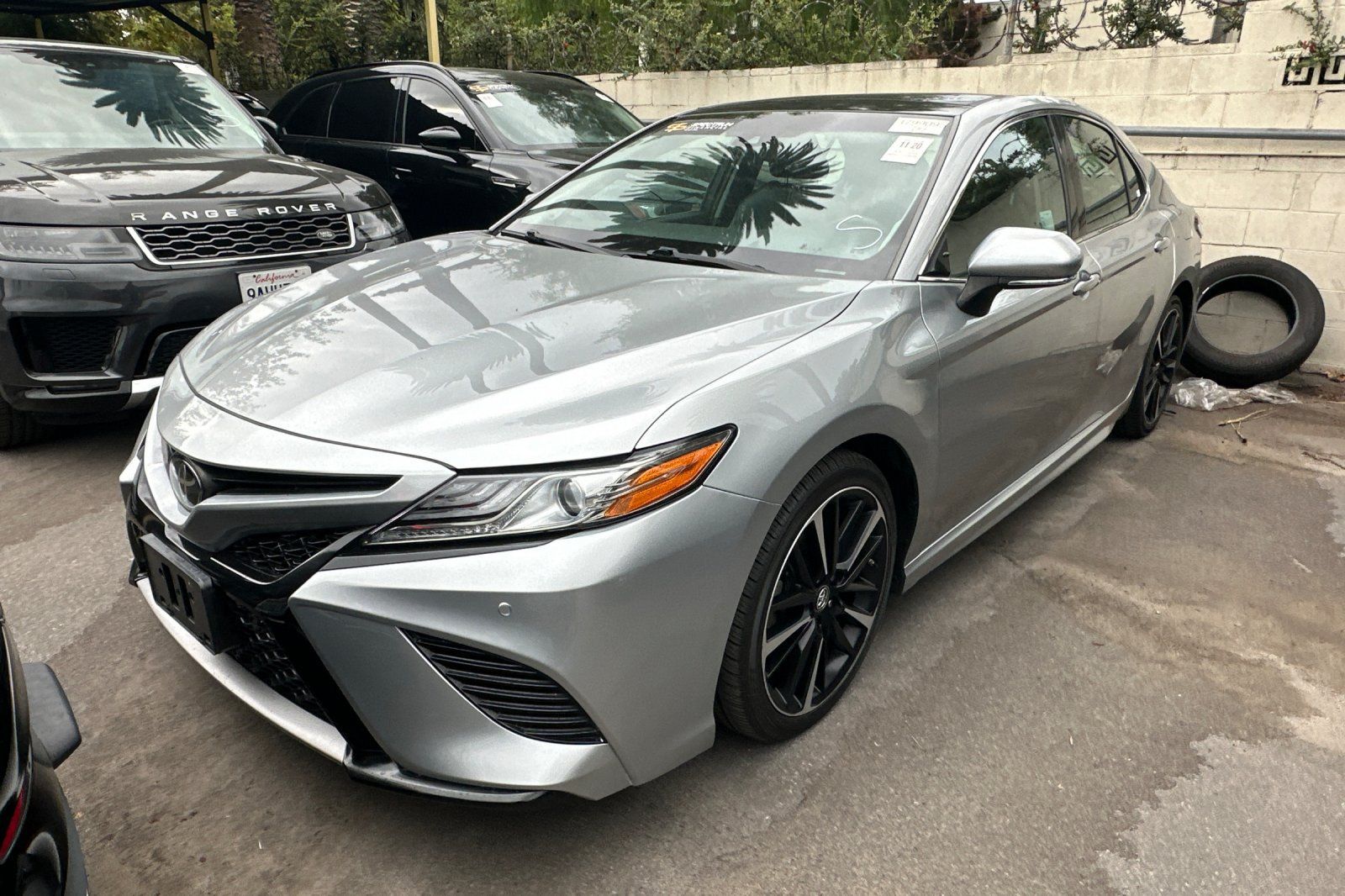 Used 2018 Toyota Camry XSE FWD image 2