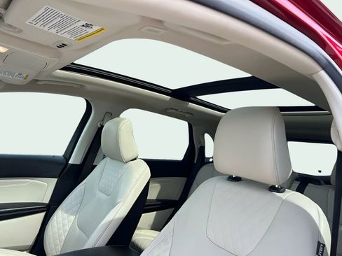 Used 2024 Ford Edge Titanium w/ Titanium Elite Package image 10