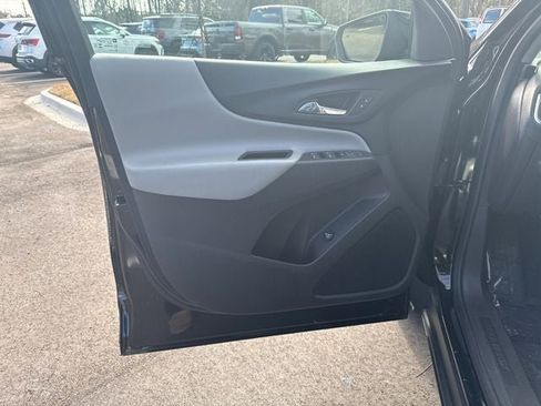 Used 2024 Chevrolet Equinox LT image 4