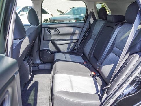 Used 2024 Nissan Rogue SV image 17
