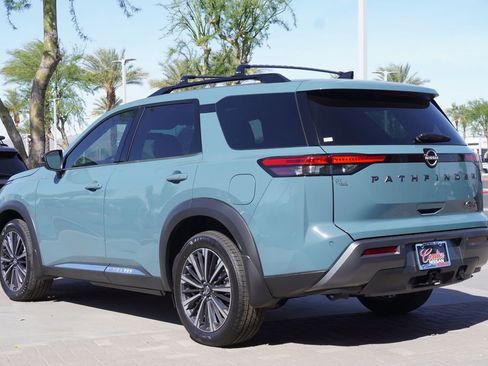 New 2026 Nissan Pathfinder Platinum image 3