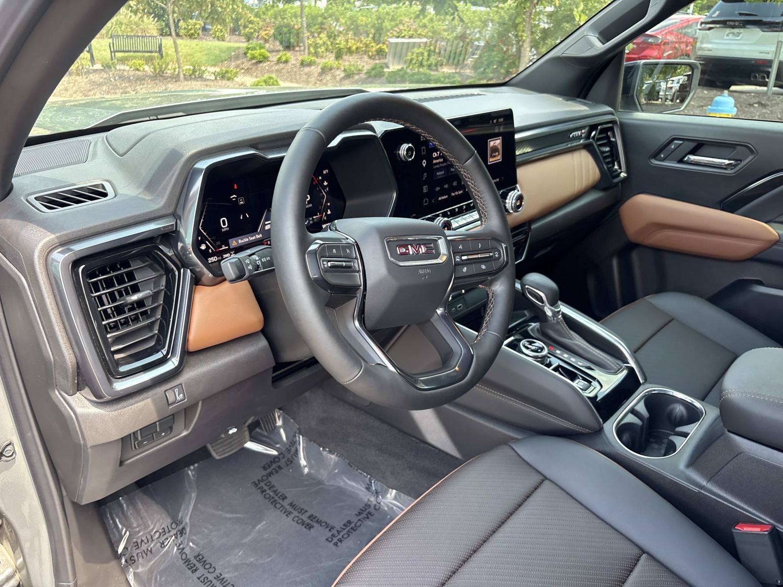 Used 2026 GMC Canyon AT4 w/ Technology Plus Package AWD/4WD image 18