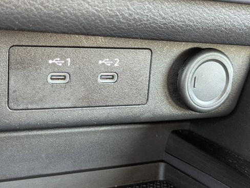 Used 2025 Nissan Rogue S image 22