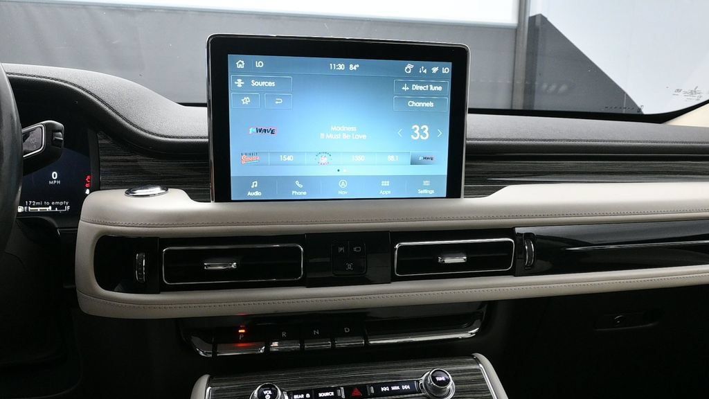 Used 2021 Lincoln Aviator Black Label w/ Class IV Trailer Tow Package AWD/4WD image 11