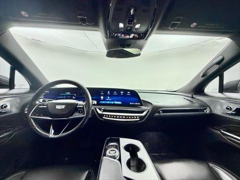 Used 2024 Cadillac Lyriq Tech RWD image 27