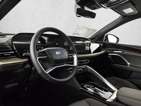 Certified 2025 Audi Q5 Premium w/ Convenience Package AWD/4WD image 10