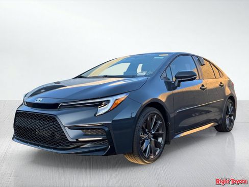 Certified 2026 Toyota Corolla SE w/ SE Package FWD image 2