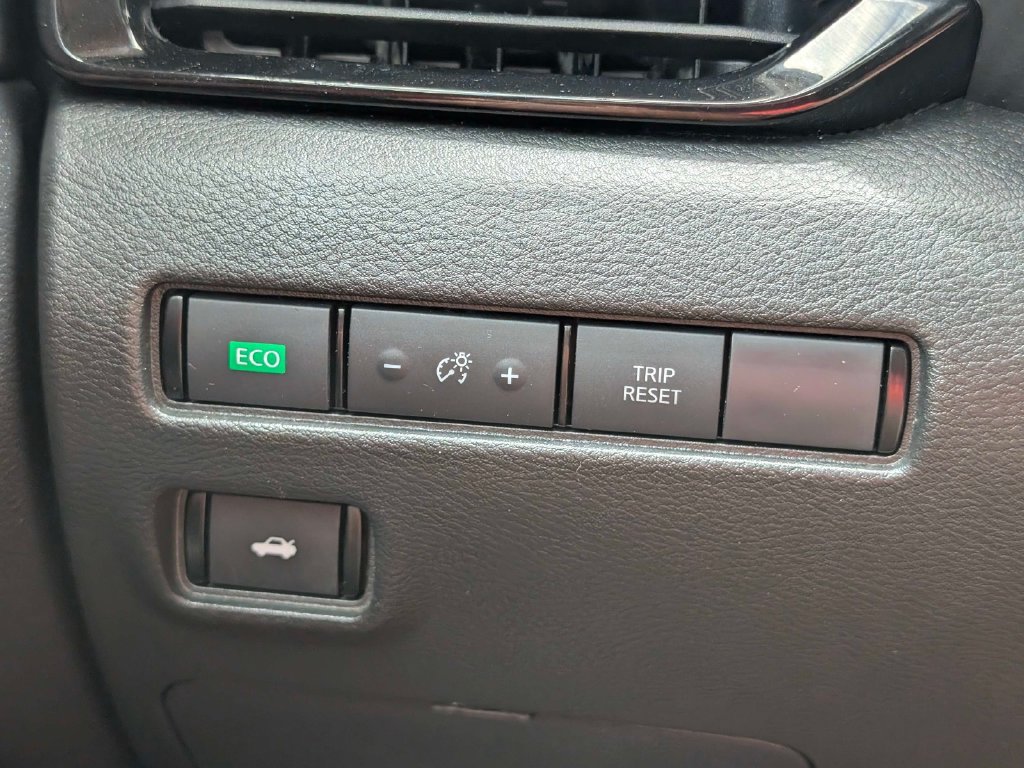 Used 2021 Nissan Sentra SV FWD image 27