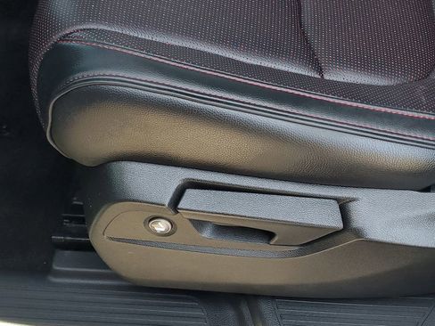 Used 2025 Honda Pilot Black Edition image 30