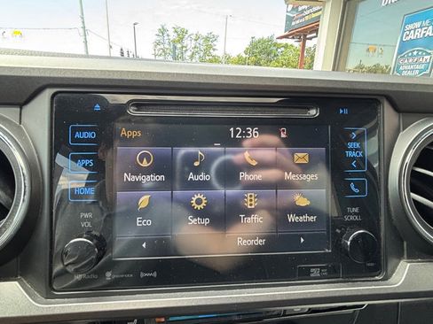 Used 2017 Toyota Tacoma TRD Off-Road w/ Premium & Technology Package image 24