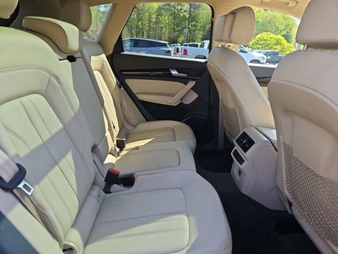 Used 2018 Audi Q5 2.0T Premium Plus w/ Premium Plus Package image 17