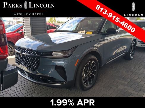 Used 2026 Lincoln Nautilus Premier AWD/4WD image 4