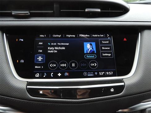 New 2026 Cadillac XT5 Luxury w/ LPO, ONYX Package image 18