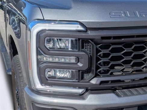 Used 2024 Ford F250 Lariat w/ Sport Appearance Package image 9