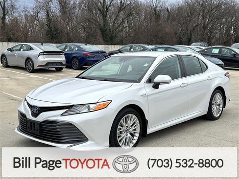 Used 2020 Toyota Camry XLE image 1