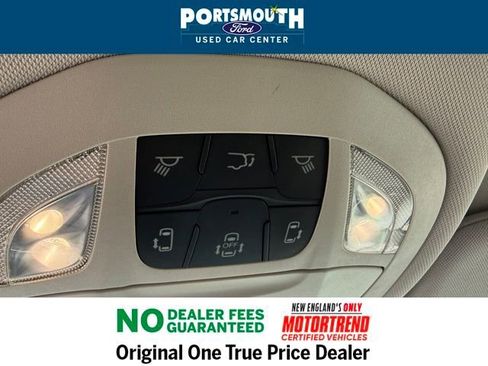 Used 2024 Chrysler Pacifica Touring-L image 21