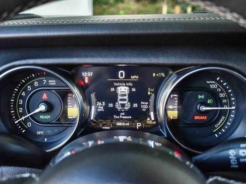 Used 2023 Jeep Wrangler Unlimited Sahara image 19