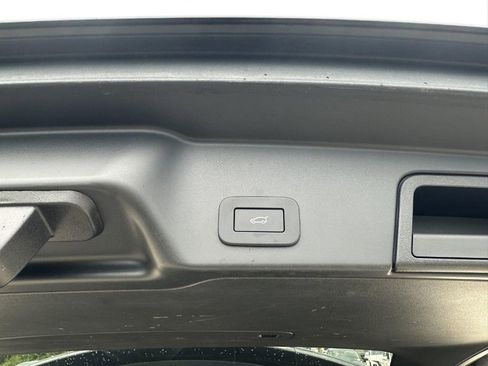 Used 2023 Land Rover Range Rover Evoque R-Dynamic S image 37