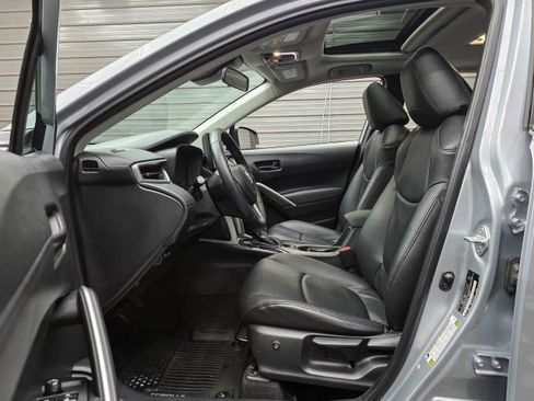 Used 2022 Toyota Corolla Cross LE w/ Moonroof Package AWD/4WD image 13